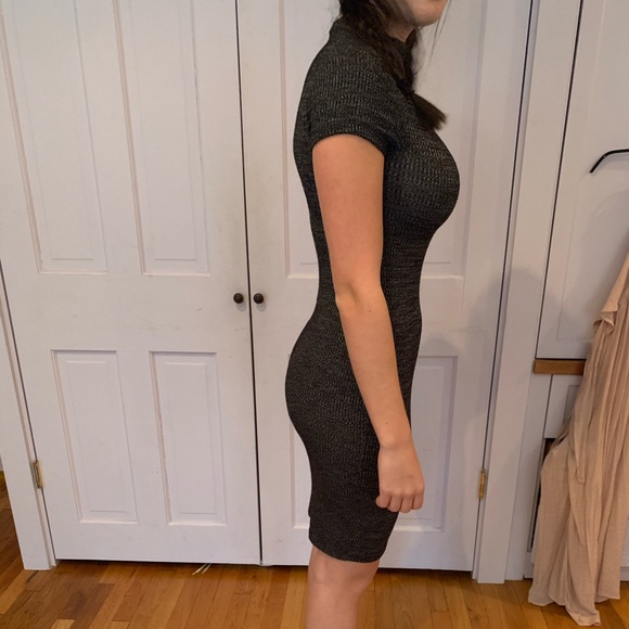Body con dress for work or play! - Picture 2 of 3